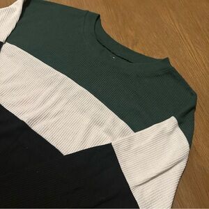 Hollister Green White Black Waffle Knit Colorblock Long Sleeve Tee